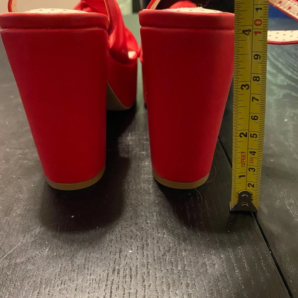 BAIT Block Heels - 7.5 - Picture 3 of 5